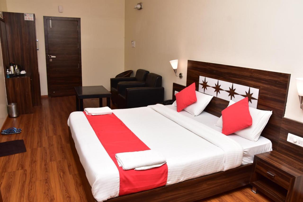 Popular Hotel Pune Exterior photo