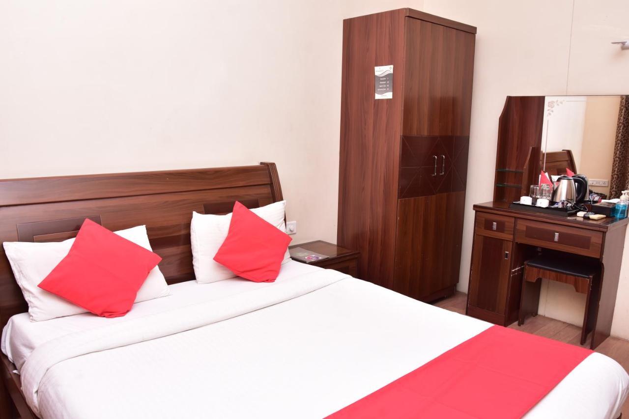 Popular Hotel Pune Exterior photo