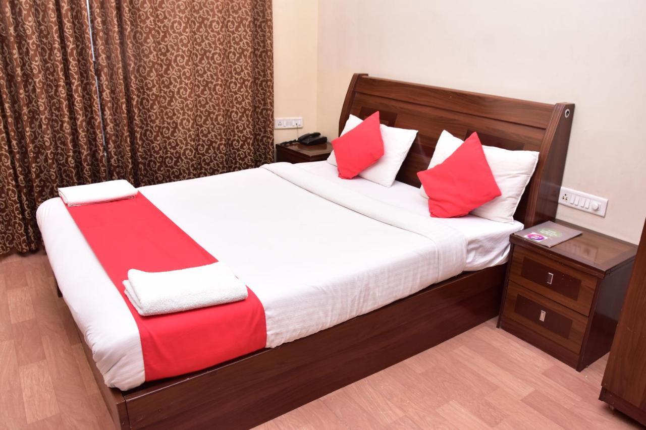 Popular Hotel Pune Exterior photo